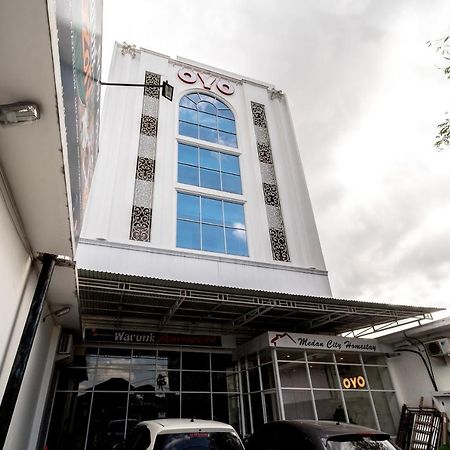 Oyo 291 Medan City Syariah Luaran gambar